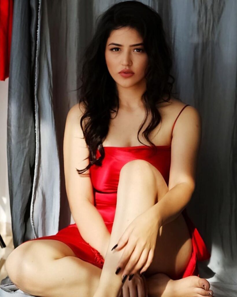 Priyanka Jawalkar Golden Look 